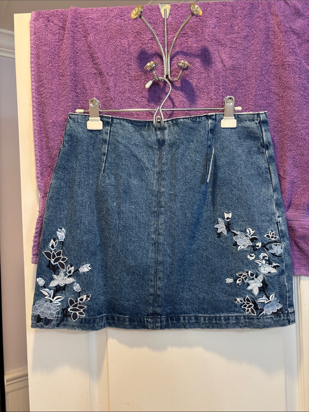 NWT Topshop Denim Mini Skirt with White Floral Embroidery